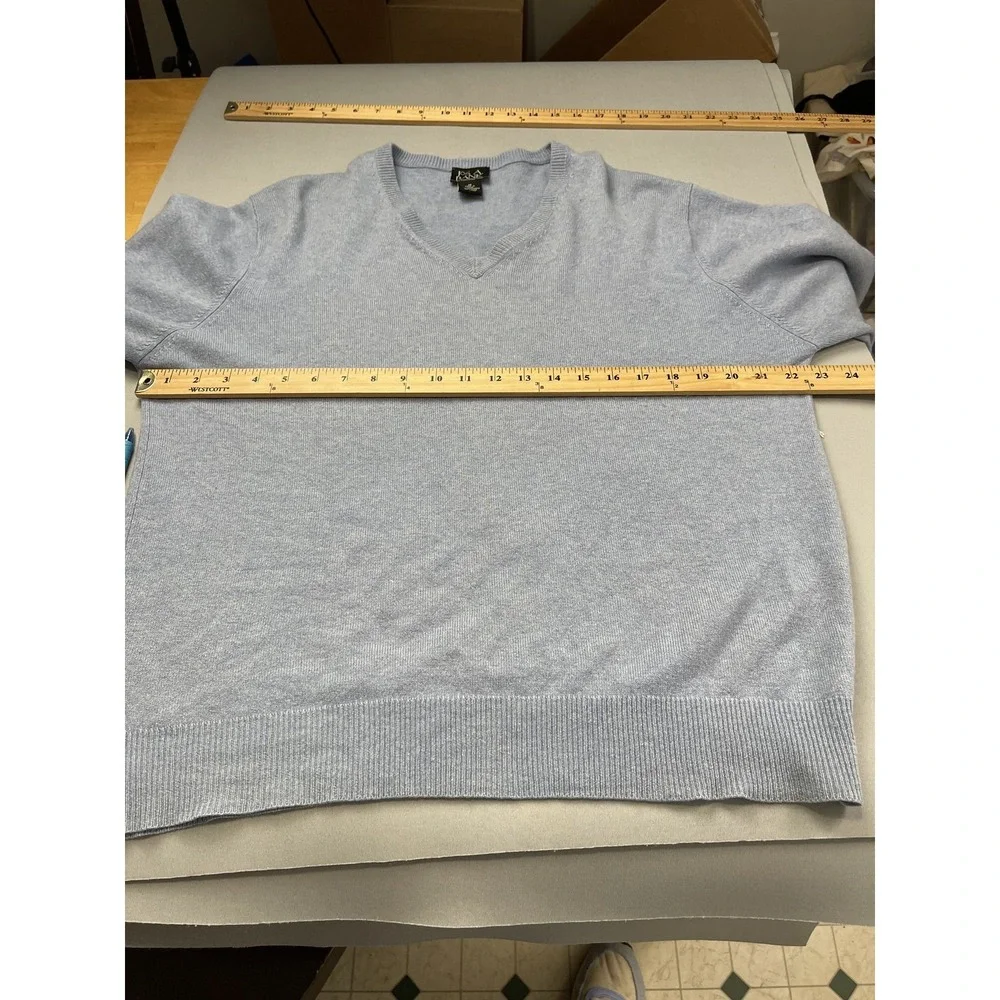 Jos A Bank Mens M 100% Cashmere V-Neck Pullover Sweater‎ Light Blue Stain